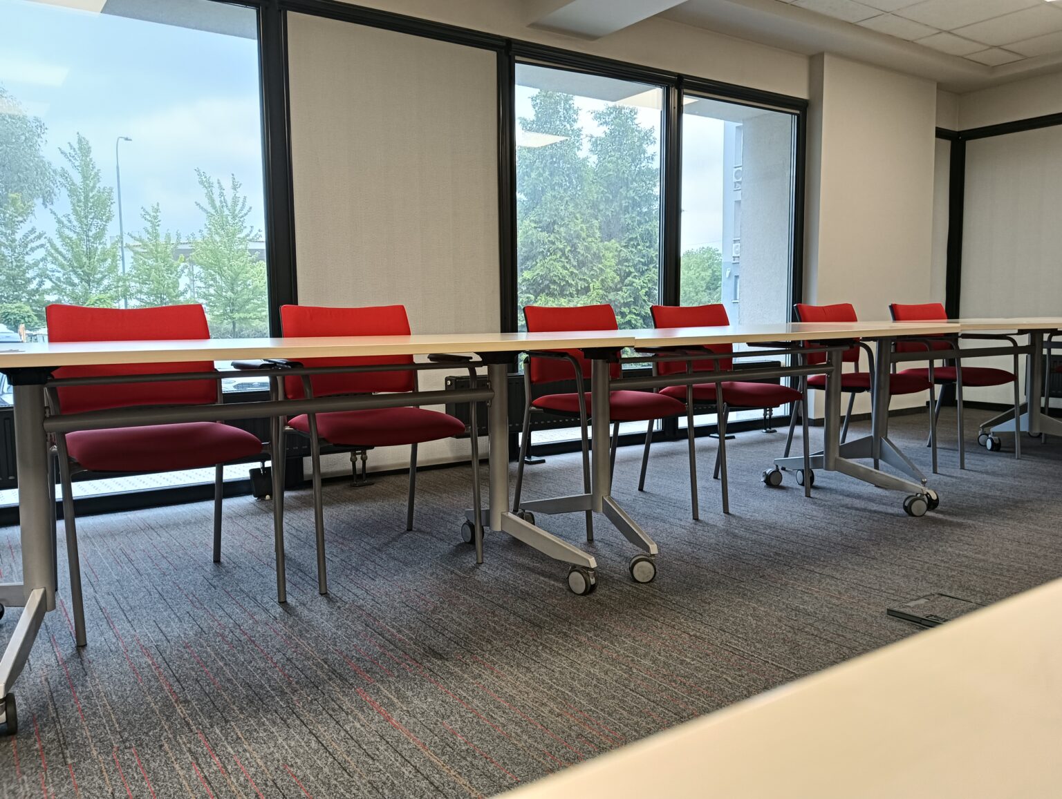 Sala konferencyjna Dębiec 400